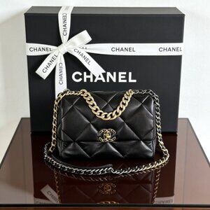 Chanel 19 Medium in Quilted Shiny Calfskin